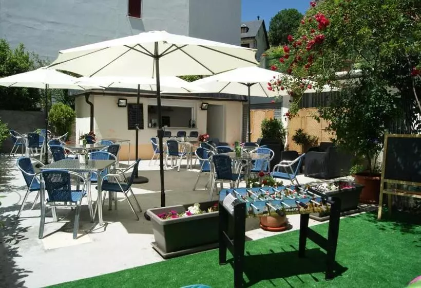ホテル Hostal Pirineos Meliz