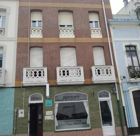 فندق Hostal Residencia Presidente