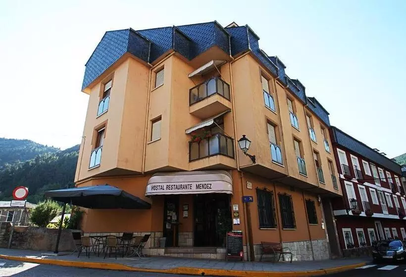 בית מלון כפרי Hostal Restaurante Méndez El Guardia