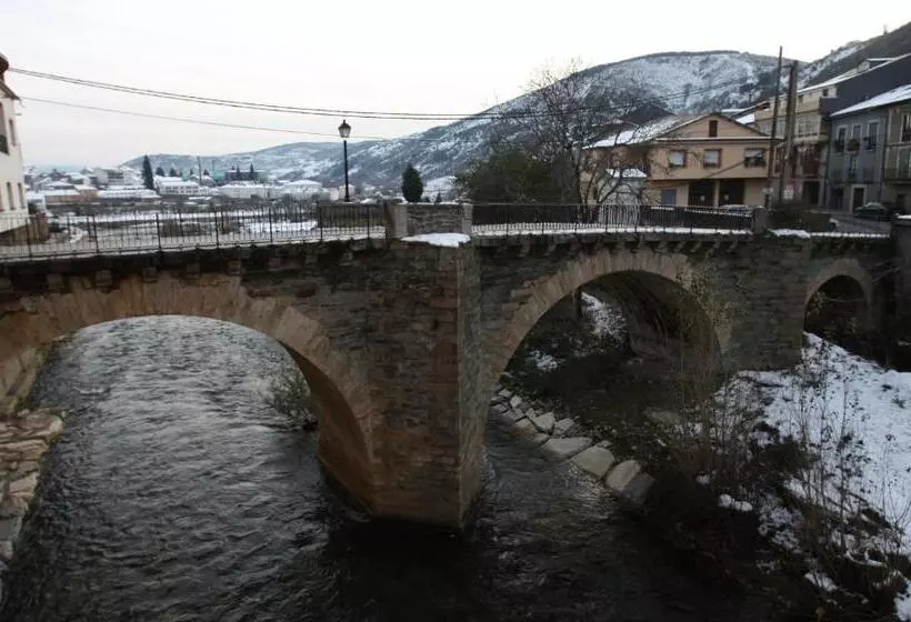 בית מלון כפרי Hostal Restaurante Méndez El Guardia