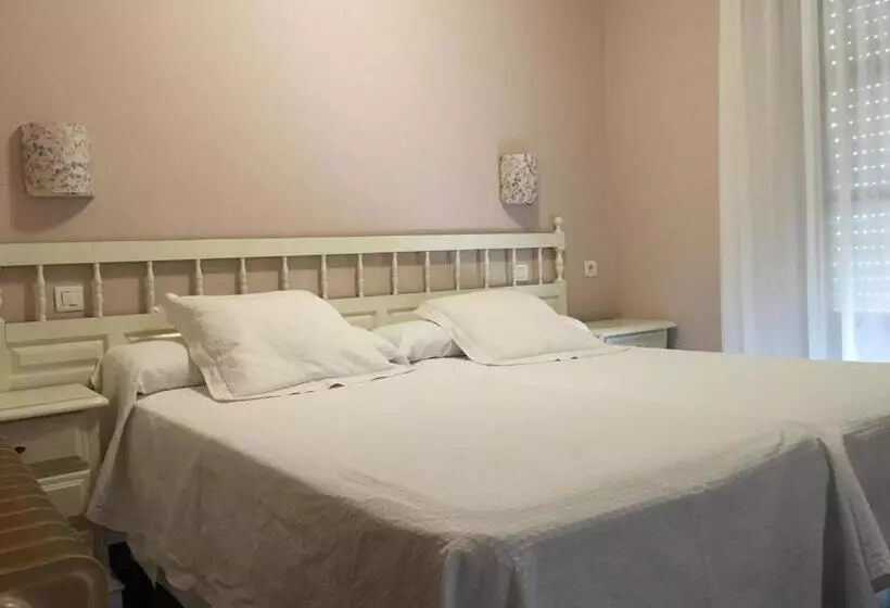 בית מלון כפרי Hostal Restaurante Méndez El Guardia