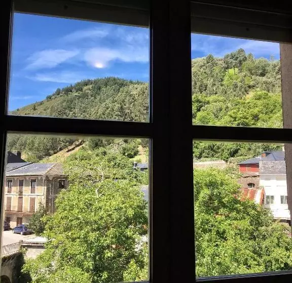 בית מלון כפרי Hostal Restaurante Méndez El Guardia