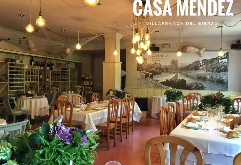 בית מלון כפרי Hostal Restaurante Méndez El Guardia