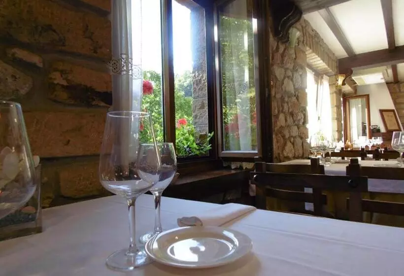 Logis Hotel Restaurante La Casa De Juansabeli