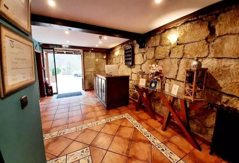 Logis Hotel Restaurante La Casa De Juansabeli