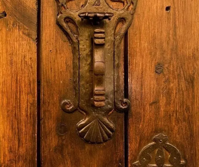 Отель Los Leones Adults Only