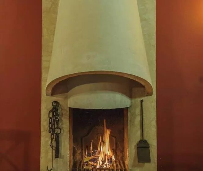 Отель Los Leones Adults Only