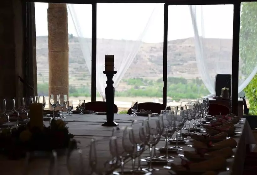 Отель Los Leones Adults Only