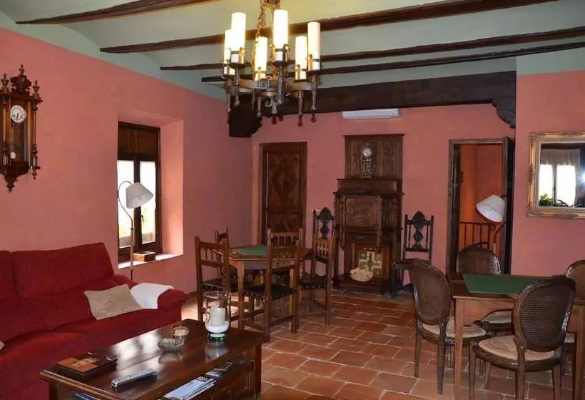 Отель Los Leones Adults Only