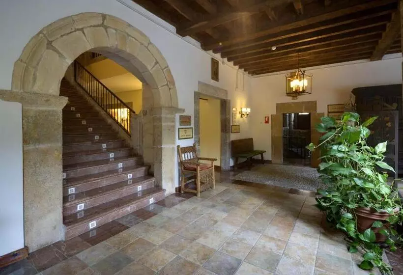 Parador De Cangas De Onis