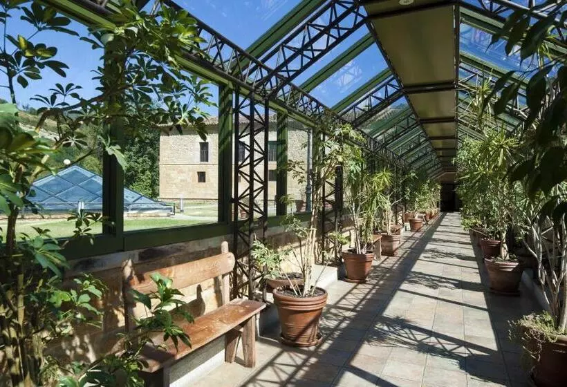 Parador De Cangas De Onis