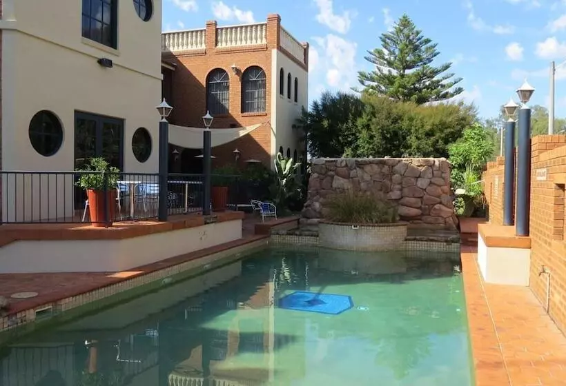 Albury Paddlesteamer Motel