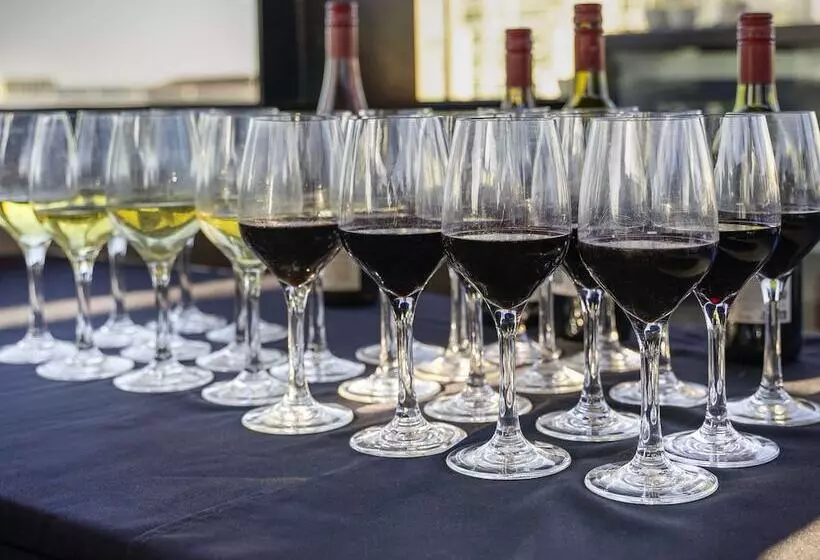 فندق Adelaide Rockford