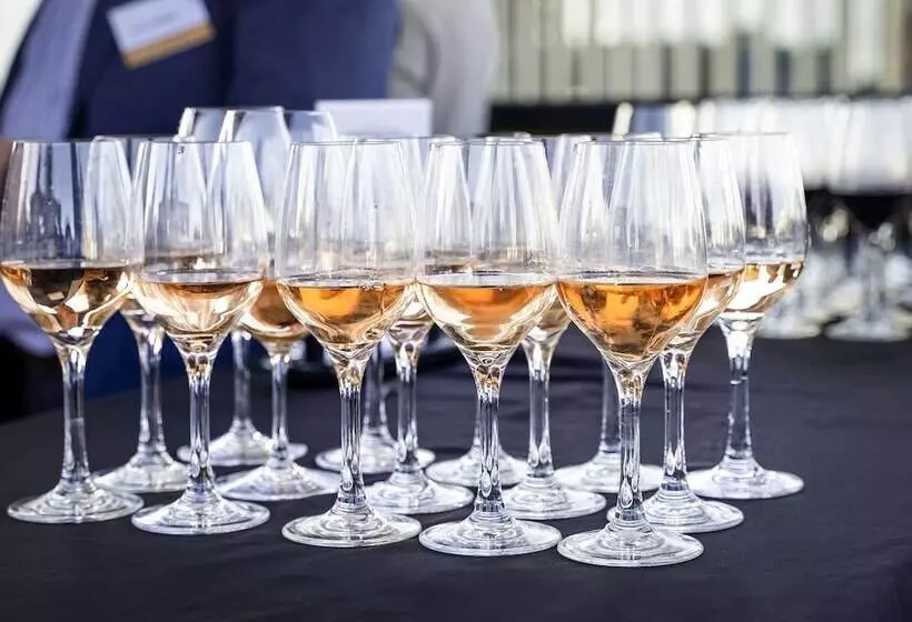 فندق Adelaide Rockford