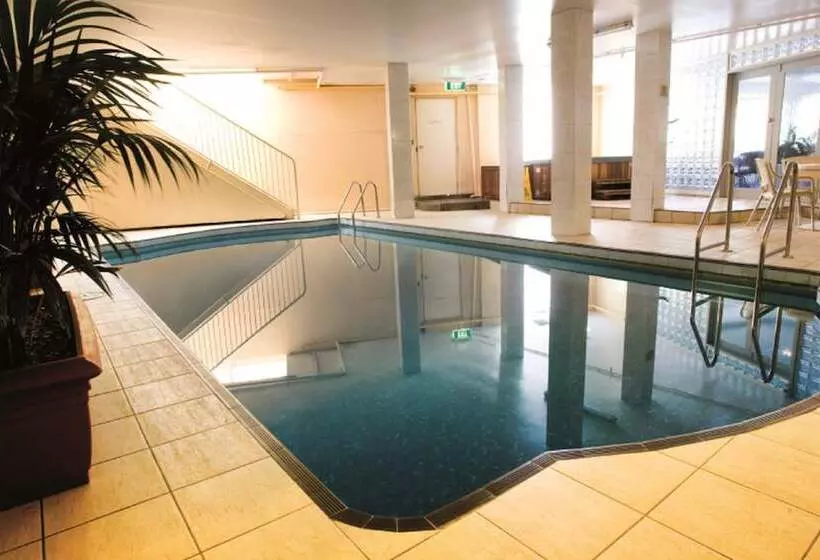 ホテル Adelaide Royal Coach