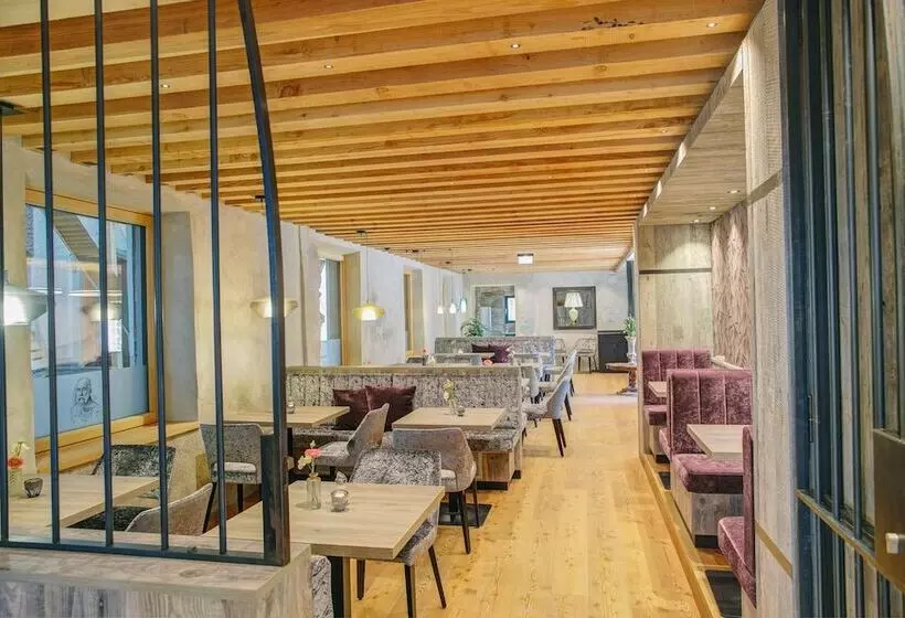 Boutique Hotel Im Auracher Löchl