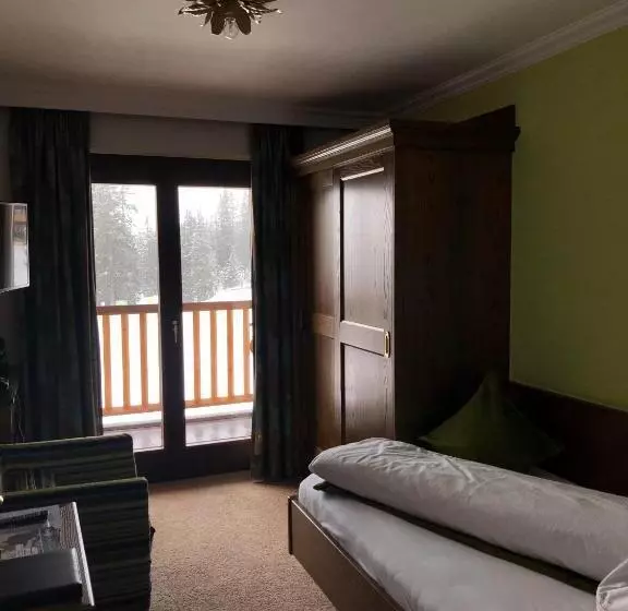 ホテル & Chalet Montana