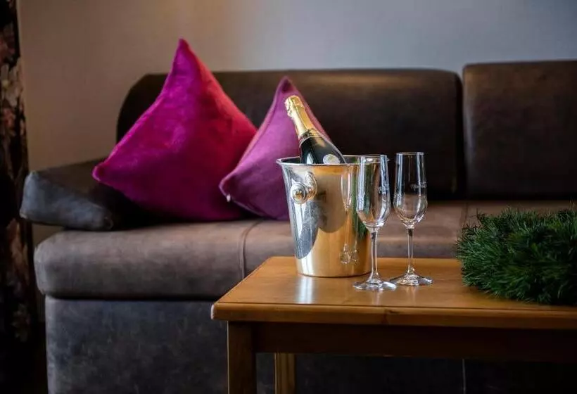 ホテル & Chalet Montana