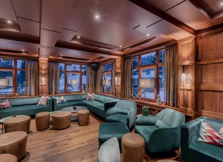 ホテル & Chalet Montana