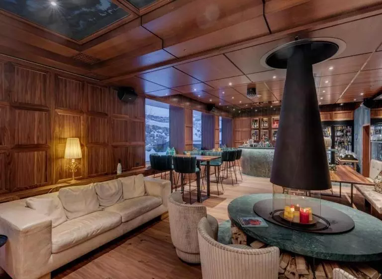 ホテル & Chalet Montana