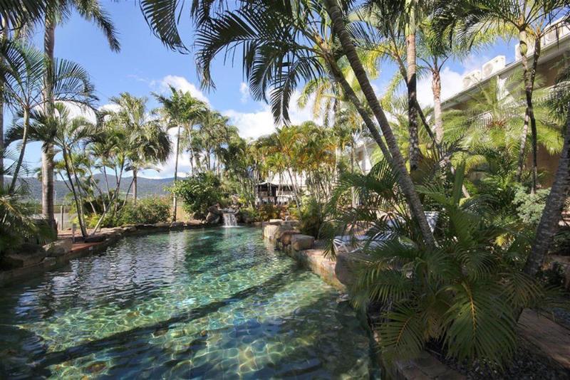 בית מלון כפרי Colonial Palms Motor Inn