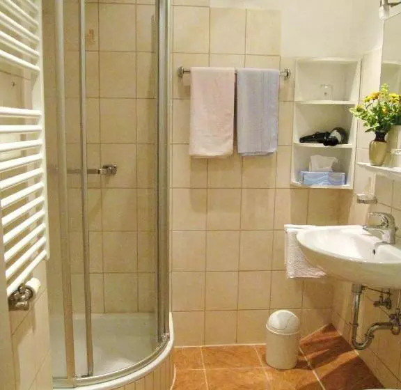 Отель Kur  Und Gästehaus Villa Anna