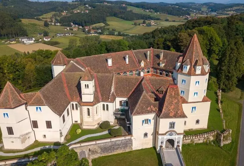 호텔 Vier Jahreszeiten Loipersdorf