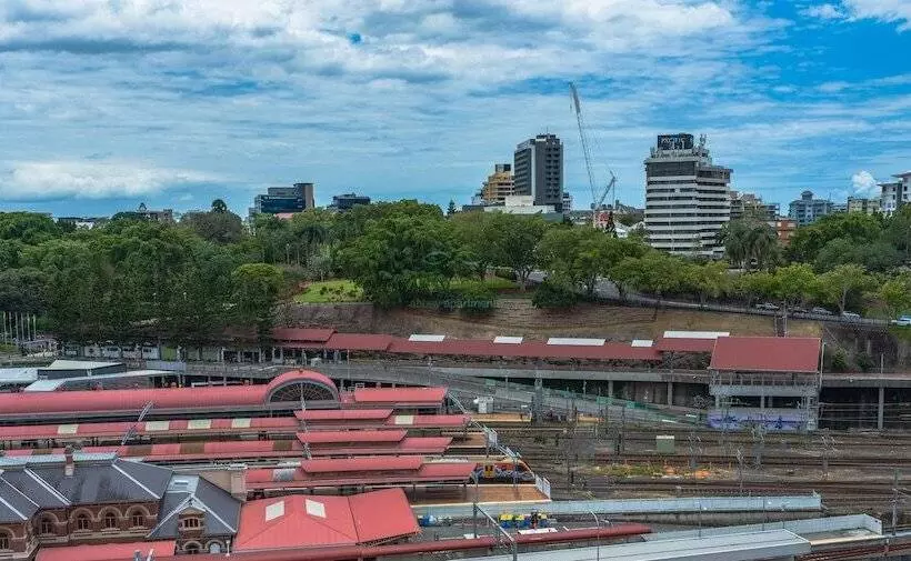 Abbey On Roma Hotel & Apartments