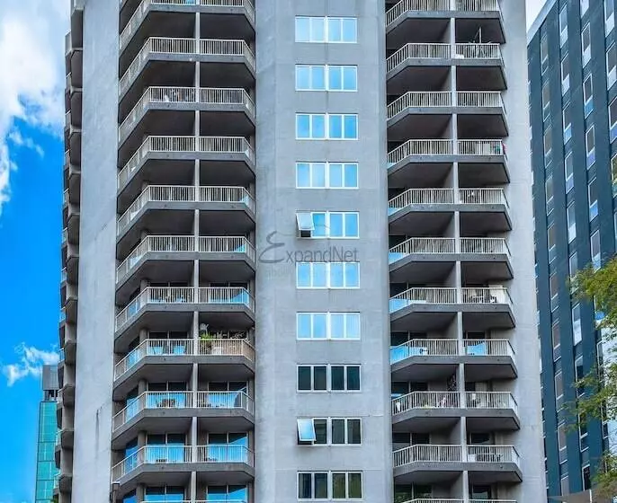 Abbey On Roma Hotel & Apartments