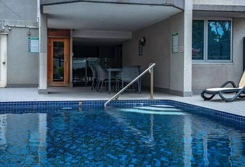 Abbey On Roma Hotel & Apartments