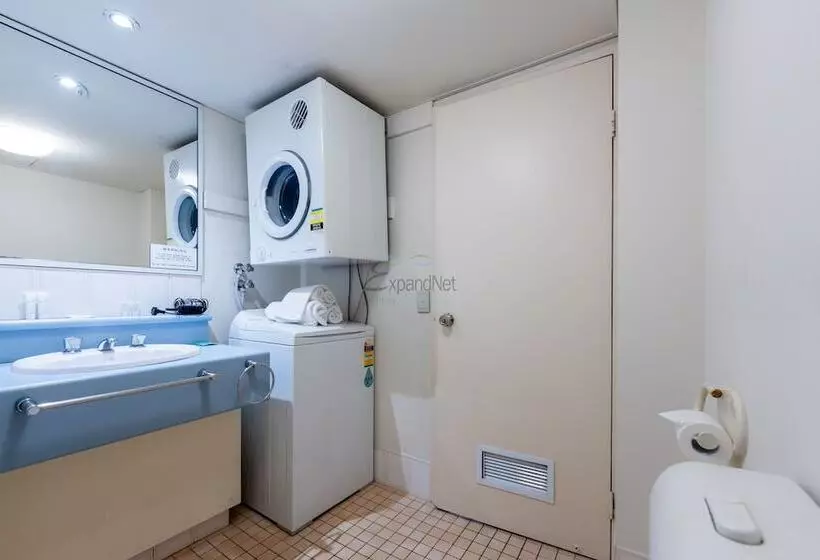 Abbey On Roma Hotel & Apartments