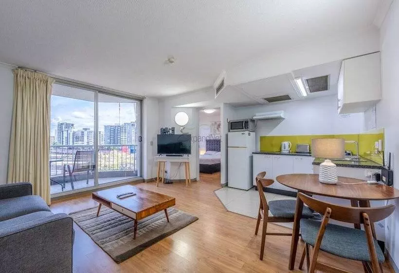 Abbey On Roma Hotel & Apartments