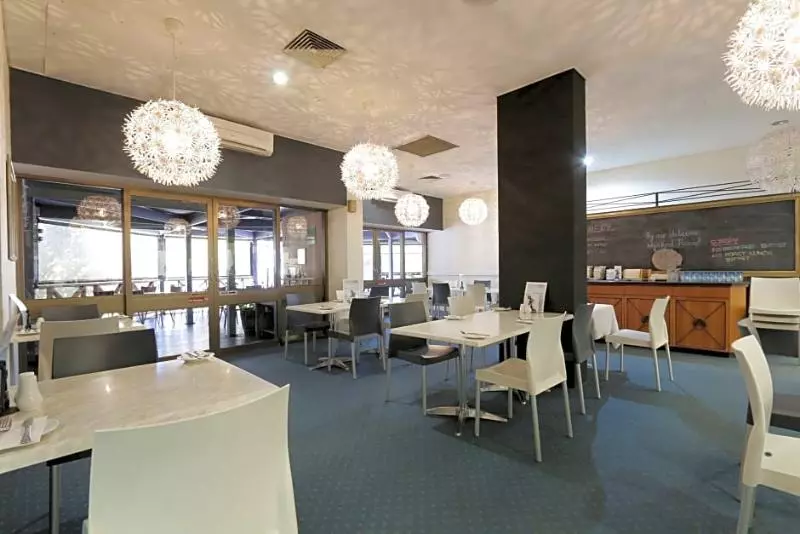 Atrium Hotel Mandurah