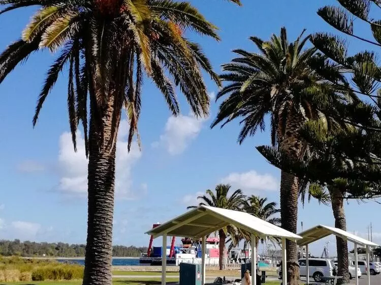 Hotelli Banjo Paterson Motor Inn