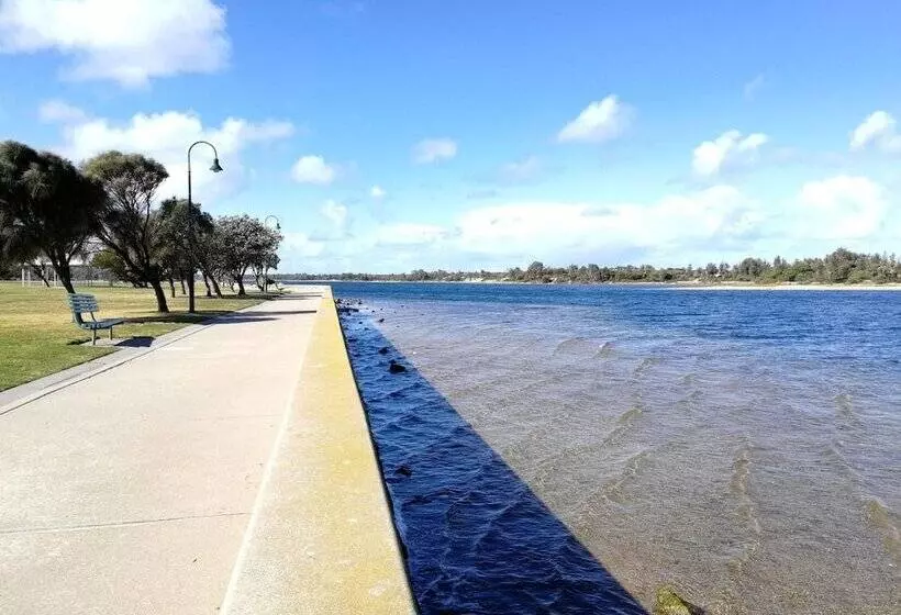 Hotelli Banjo Paterson Motor Inn