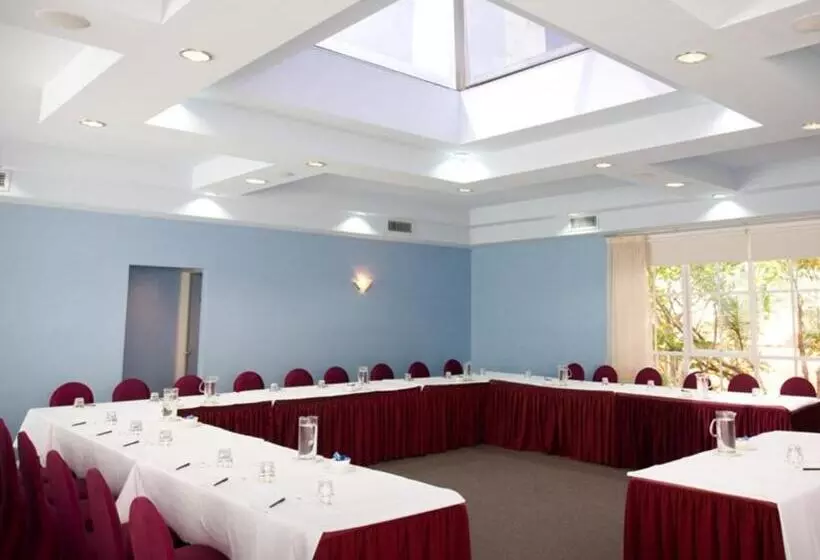 Отель Beau Monde International