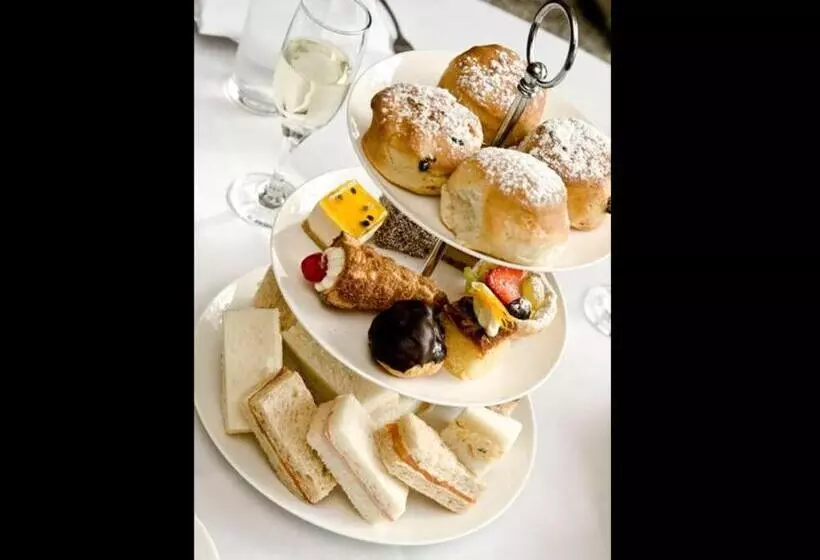 Отель Beau Monde International