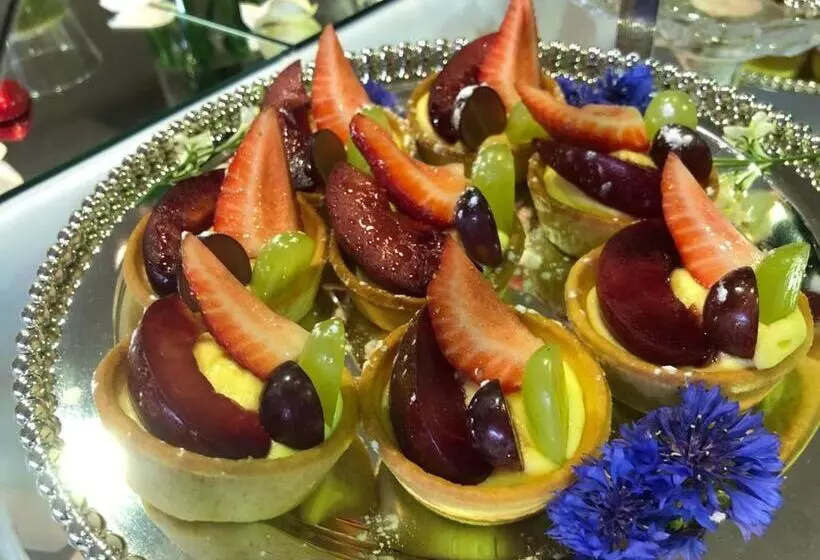 Отель Beau Monde International