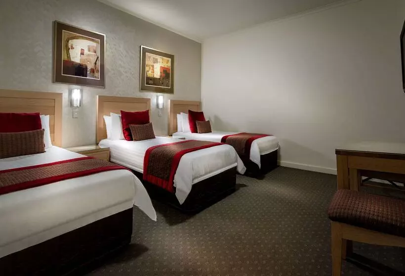 فندق Best Western Plus Travel Inn