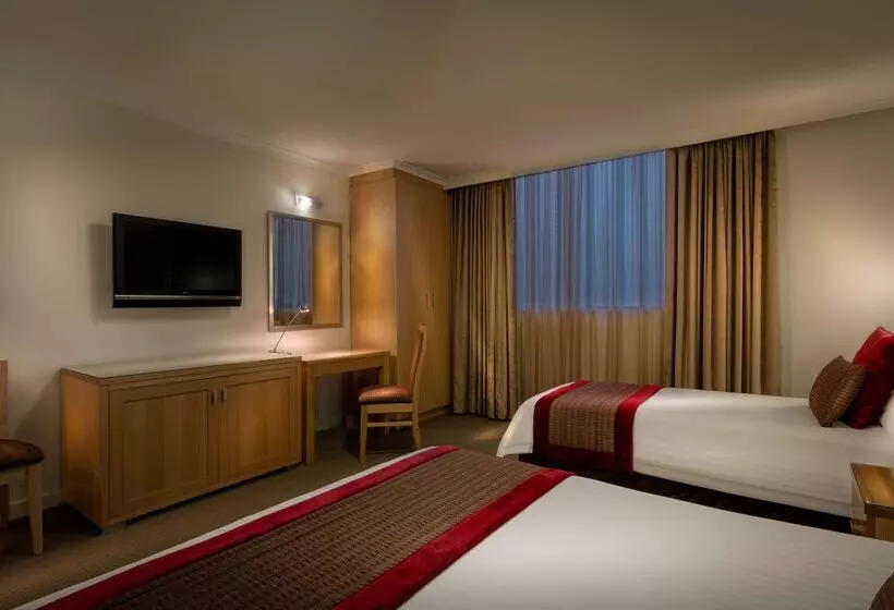 فندق Best Western Plus Travel Inn