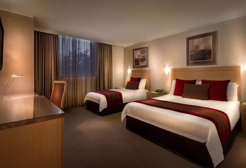 فندق Best Western Plus Travel Inn