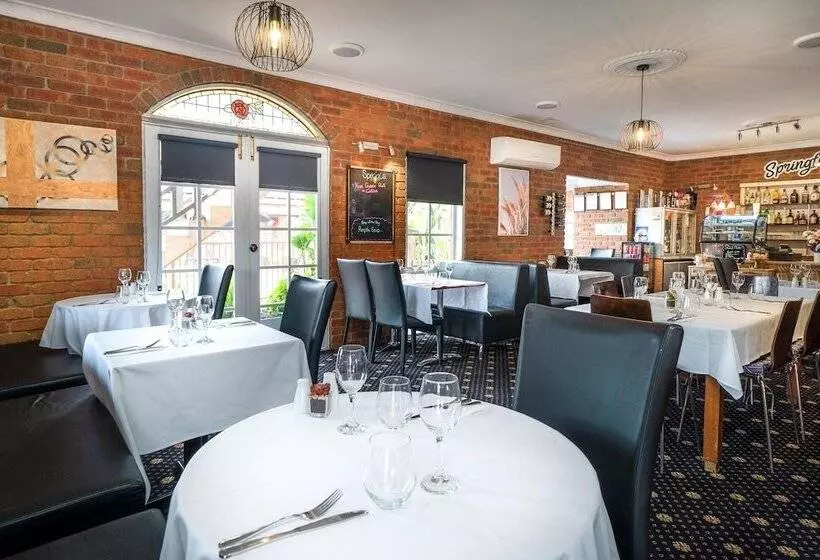 בית מלון כפרי Early Australian Motor Inn