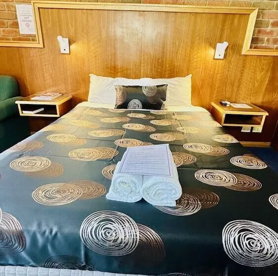 בית מלון כפרי Early Australian Motor Inn