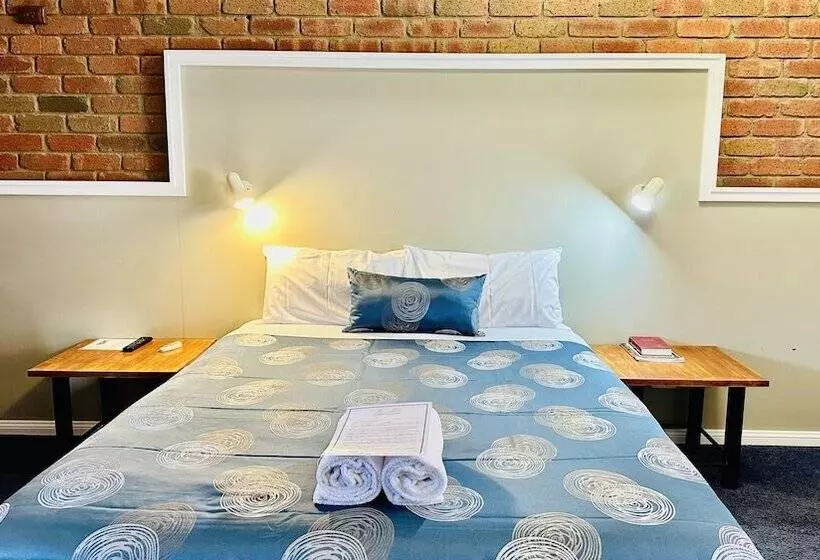 בית מלון כפרי Early Australian Motor Inn