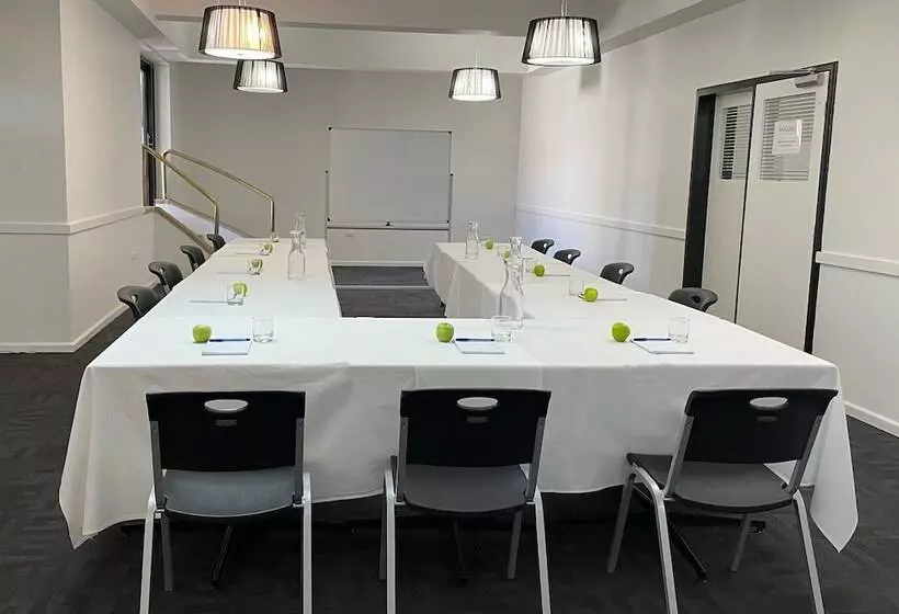 فندق Littomore Suites Bathurst