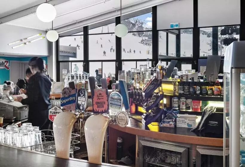 Отель Man From Snowy River