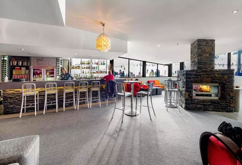 Отель Man From Snowy River