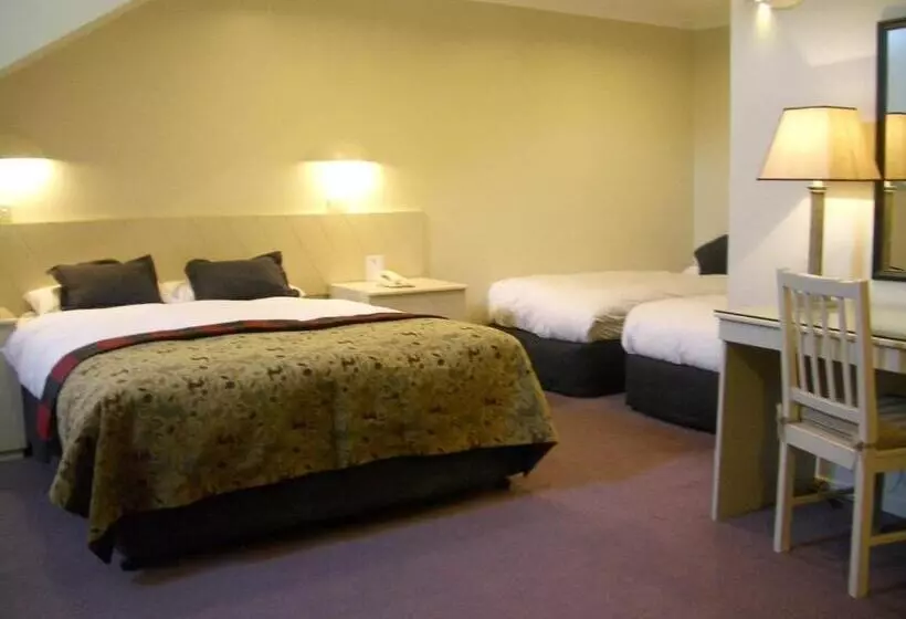 Отель Man From Snowy River