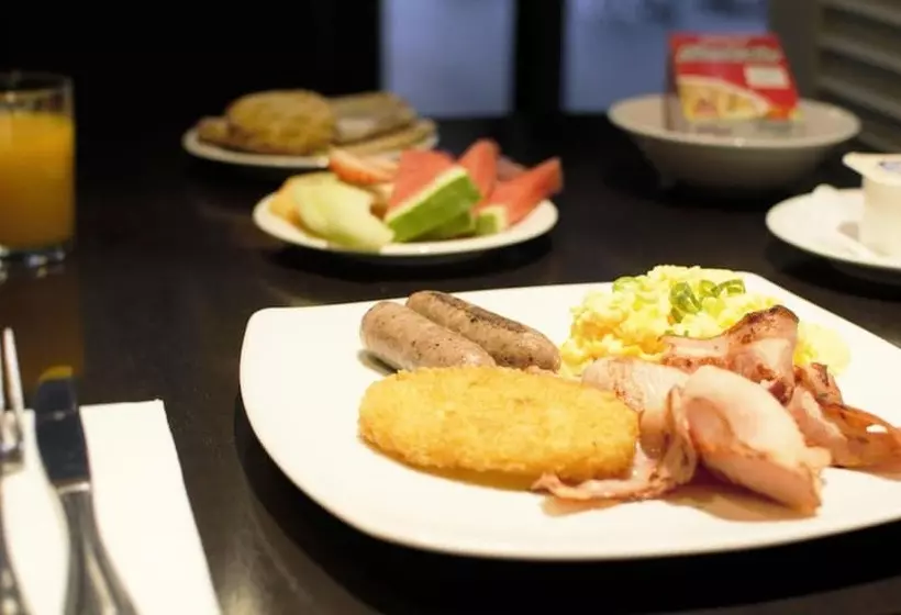 Mt Ommaney Hotel Apartments