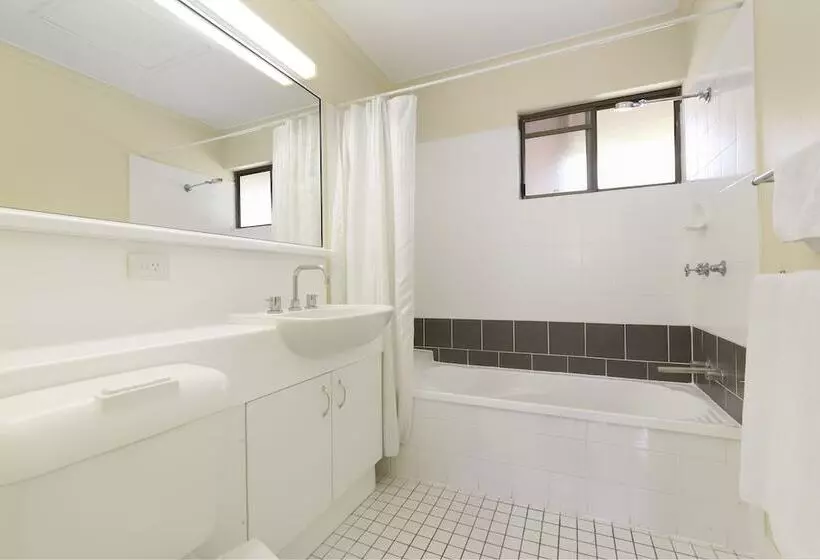 Mt Ommaney Hotel Apartments